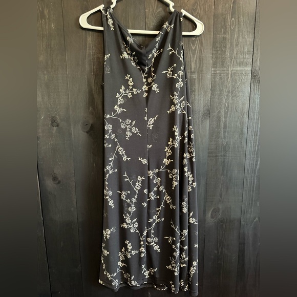 Alyn Paige Black and White Ruched Wrap Maxi Dress - Picture 2 of 3